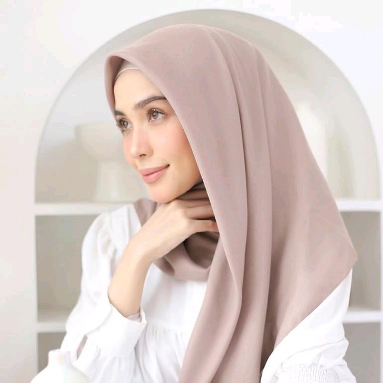 Jilbab Kerudung Muslim Segi Empat Bella Square Pollycotton Premium Nyaman Lembut - Polycotton, Cantik 4