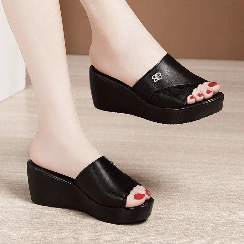 Giày đế xuồng quai ngang bản to phối phụ kiện chữ B cao cấp 5cm