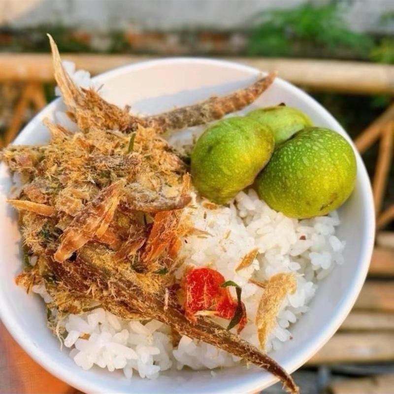Combo 2 lọ cay nhiều , cá mặn giã tỏi ớt 1