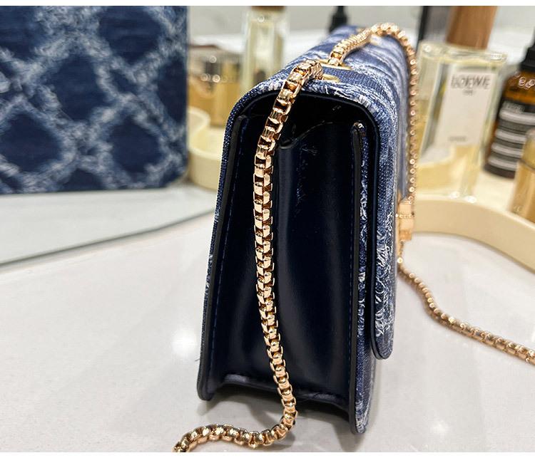 Product Introduction of 2024 New Fashion Women's Bag Trendy Denim Small Square Bag Single Shoulder Crossbody Chain Lock Buckle Ladies Bag 19
