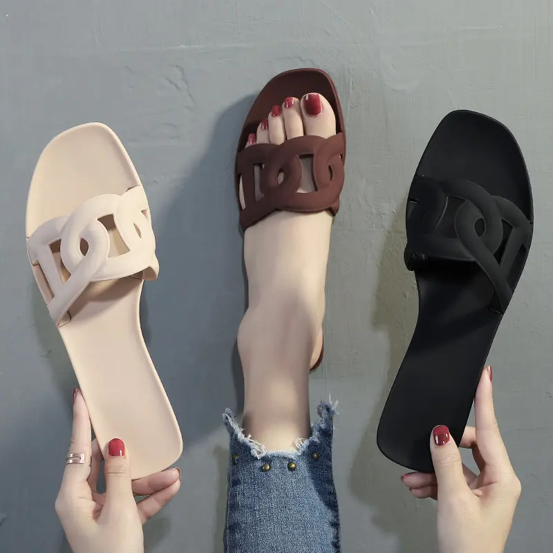 Top Quality Summer Hot Sale Fashion Style Jelly Colour Simple Outdoor Indoor Slides for Women Slipper Beach Footwear Cool