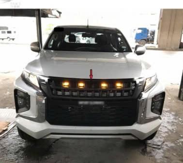 Mặt Calang xe Mitsubishi Triton đời 2019 tới 2023 1