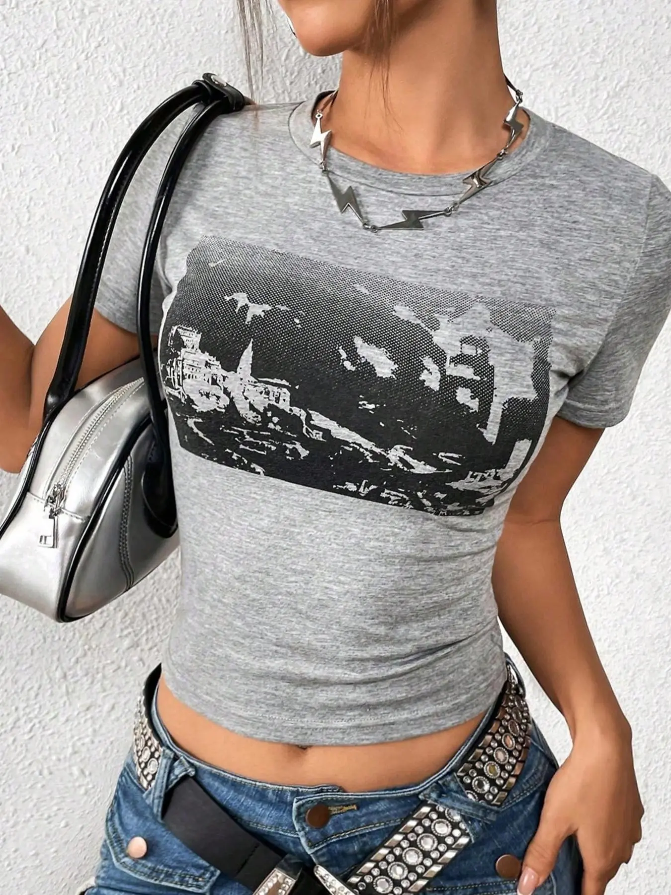 Women's Building Graphic Round Neck Crop Tee, Fashion Casual Crew Neck Short Sleeve T-shirt for Daily Outdoor Wear, Ladies Clothes for All Seasons
