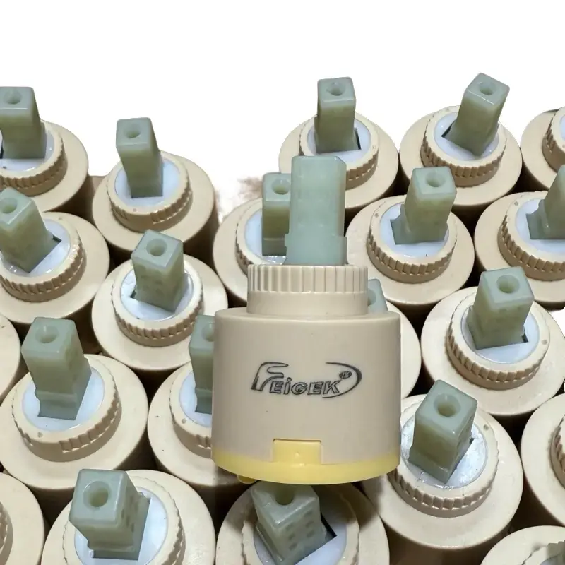 LÕI SEN ( ÓC SEN                   ĐƯỜNG KÍNH 40mm VAI TRÒ CỦA LÕI SEN   ( ÓC SEN  ) -Lõi hay còn gọi ( óc sen nóng lạnh thay thế mỗi khi phần tay gật gù điều nước nóng lạnh & thay thế sản phẩm hỏng , rò rỉ nước  - Chất liệu nhựa ABS siêu bền chịu nhi