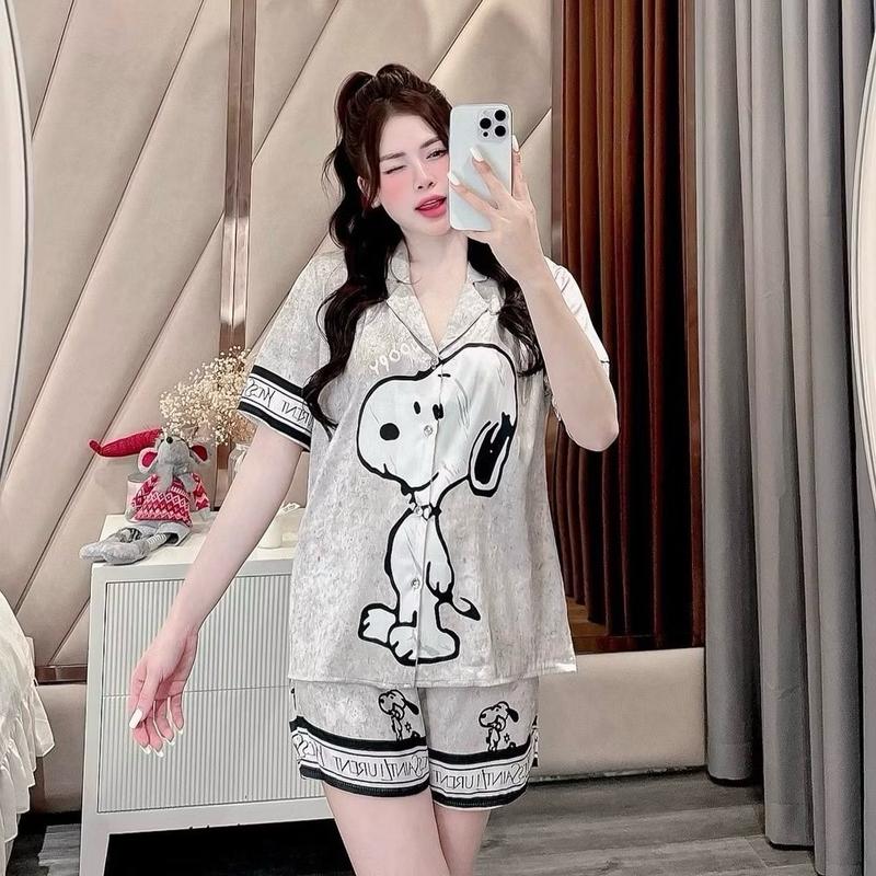 Bộ Đồ Lụa Xước Ánh Kim Snoopy Màu Sắc Dễ Mặc Hot Hit Cho Nữ - Women Áo Có Cổ 1