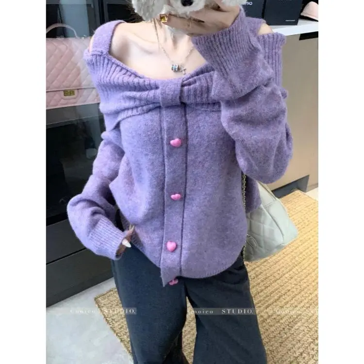 【Seagull Famous】 Women Áo Len Trễ Vai Khóa Trái Tim, Dành Cho Nữ, Phong Cách Mùa Thu Và Mùa Đông, Dễ Thương Và Gợi Cảm, Phong Cách Cô Gái Ngọt Ngào Nhẹ Nhàng Áo Dệt Kim, Có Thắt Nơ Top Khuy
