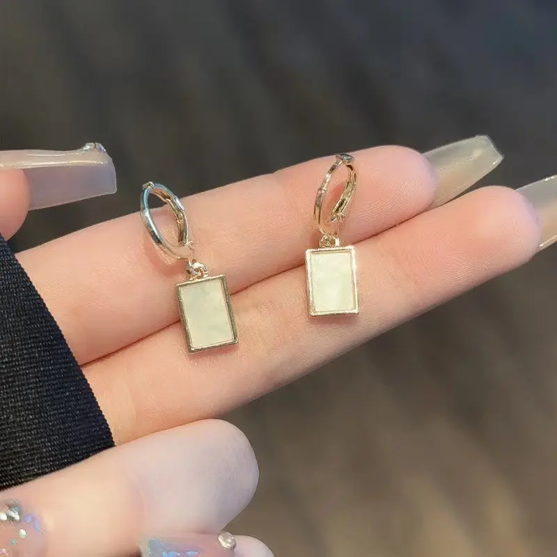 RRNS 498 Anting Stud Anting Wanita Tusuk Fashion Alloy Gaya Elegan 2