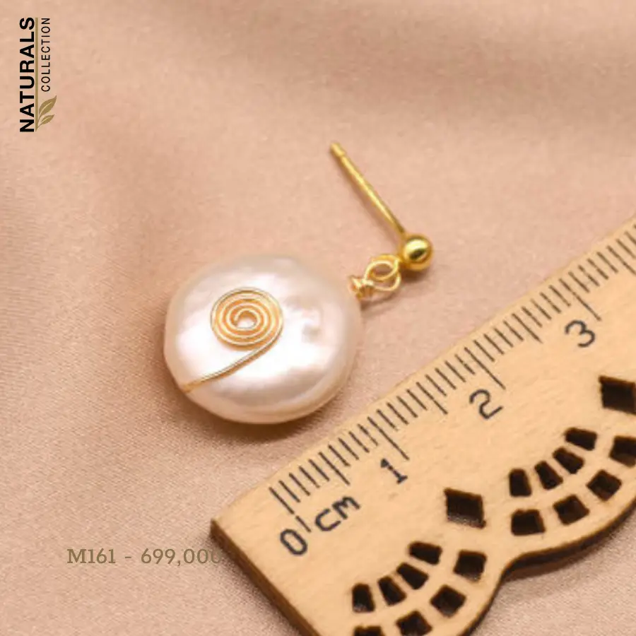 M161-Hoa tai mạ vàng 18K mặt ngọc trai thiên nhiên mặt 12mm cút áo Naturals Collection thiết kế sang trọng, trang nhã - Handmade Chuẩn xuất khẩu M161