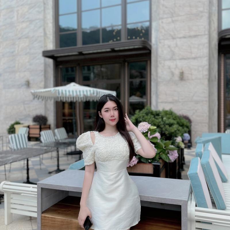 Váy xẻ vai cổ ngọc xinh xỉu cho các nàng 0