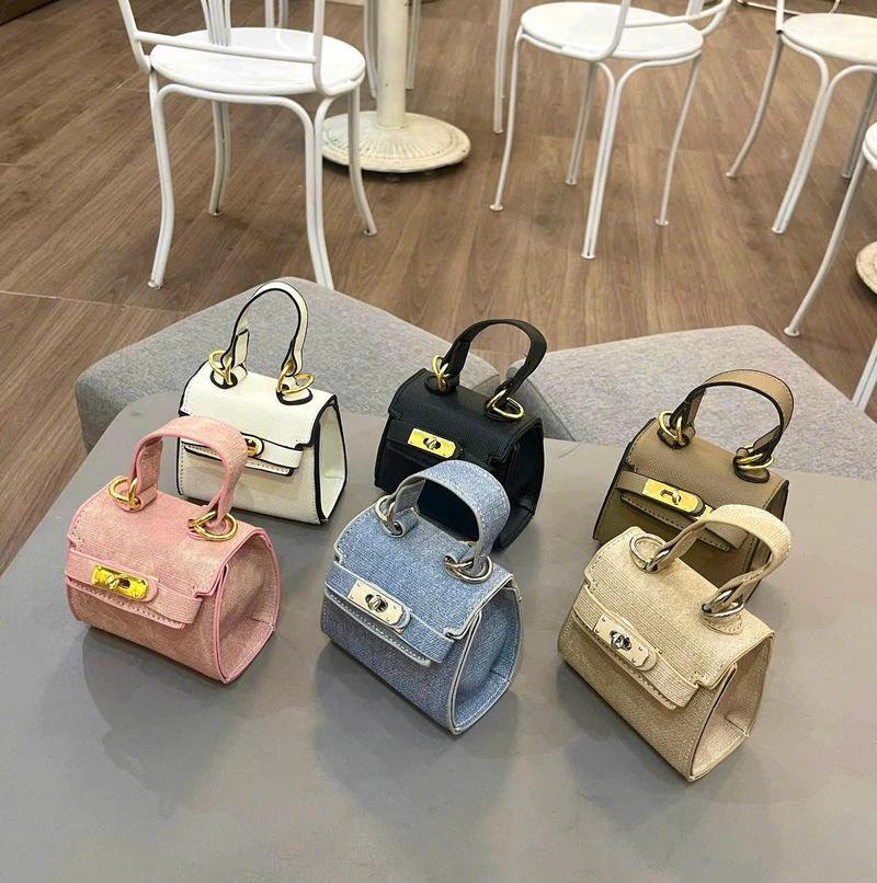 Product Introduction of Túi Xách Nữ Khóa Pu Hàn Quốc Đa Năng Cầm Tay Đeo Vai Bag  Nhung Da 11