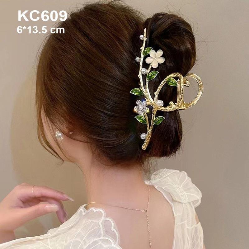 GOTI - Kẹp Càng Cua Lớn Hình Hoa Trắng Lá Xanh Đính Hạt Xinh Xắn Quà Tặng Cho Nữ 20/10 8/3 – Phụ Kiện Tóc Nữ Thanh Lịch KC609