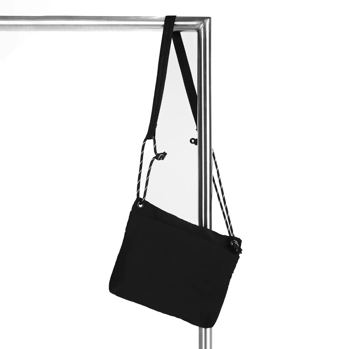 The Simple Pouch Slingbag