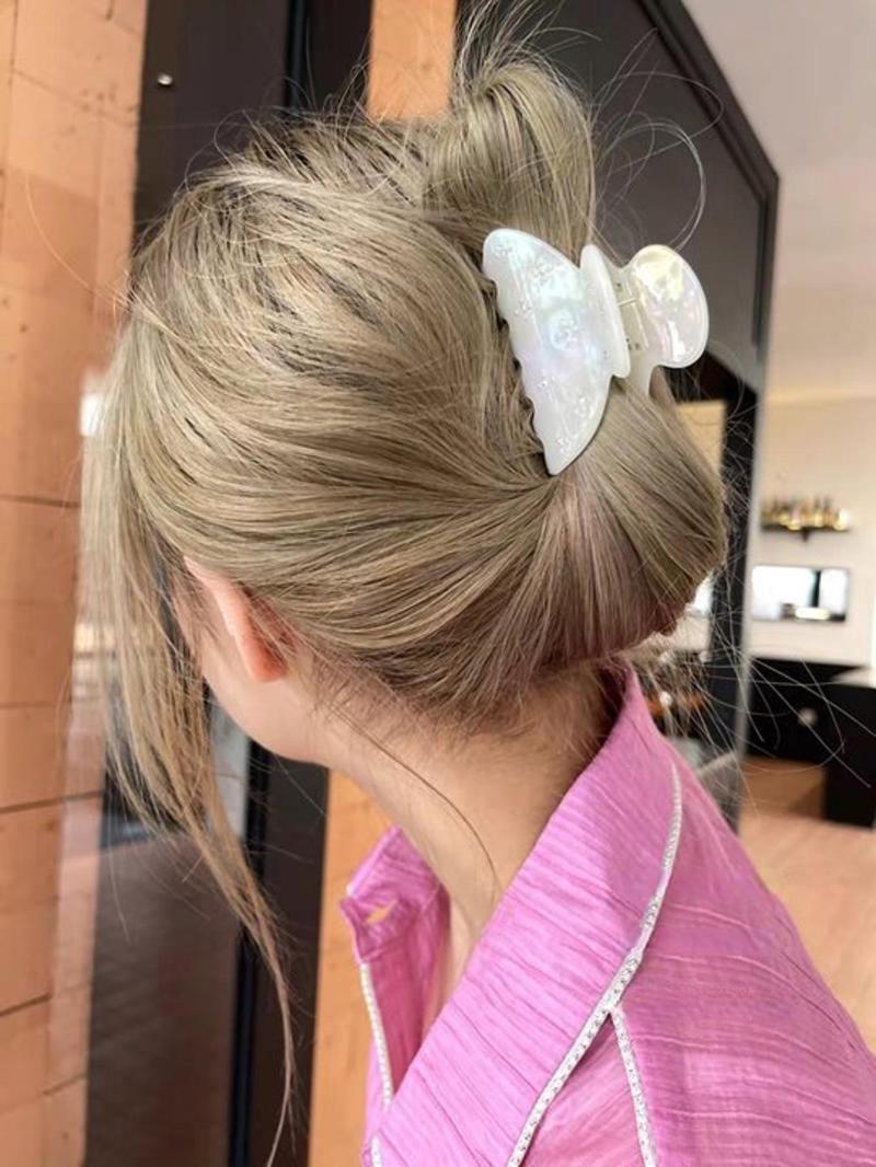 Product Introduction of Cute Star Design Rhinestone Decor Hair Claws, Elegant Hair Accessories for Women & Girls, Minimalist Headwear Suitable for Thick Hair 3