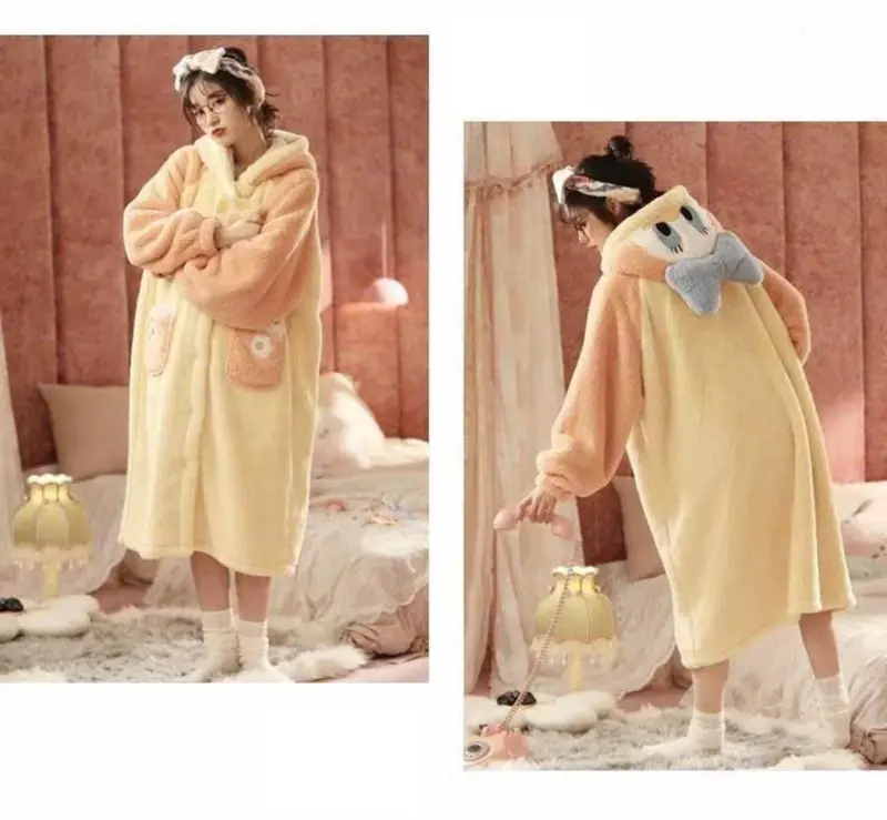 (FreeSize 40~65kg)Áo choàng ngủ Capybara dáng rộng vải lông cừu mềm mại có mũ trùm đầu(MHB00170BBVT) 5