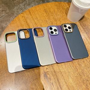 เคสโทรศัพท์, สีเมทัลลิก, การออกแบบลอนลูกฟูก, บล็อคสีทอง, น้ำหนักเบา, เข้ากันได้กับ iPhone 16, กันกระแทก, ป้องกันเลนส์ 15, พื้นผิวเมทัลลิก 14, 13, 12 Pro Max, เคสแข็งบางเฉียบ