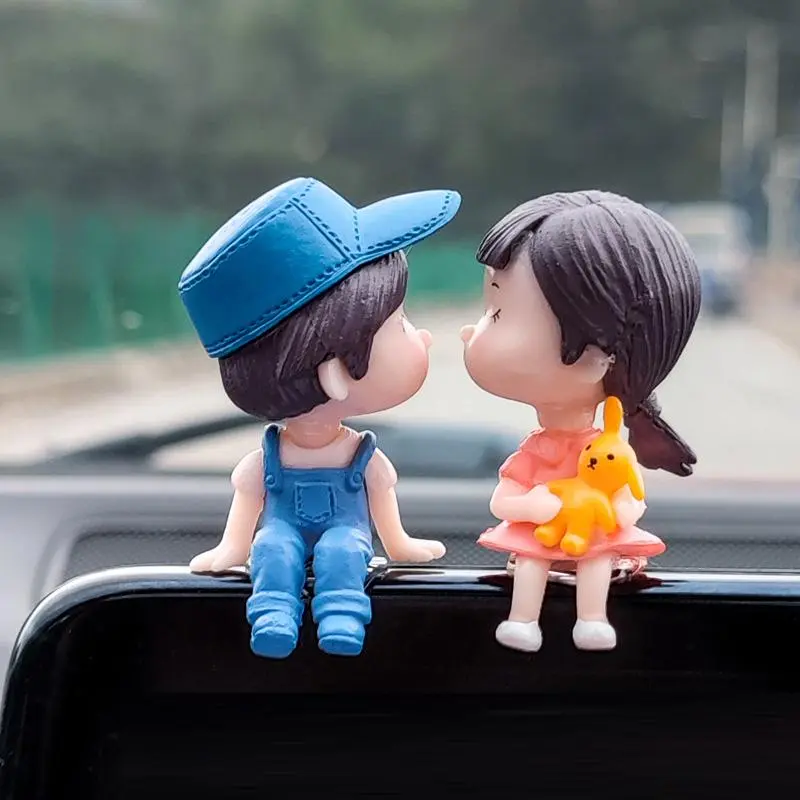 Cartoon Couple Design Car Ornament, 1 Count Cute Car Interior Decoration, Creative Office & Home Desktop Ornament