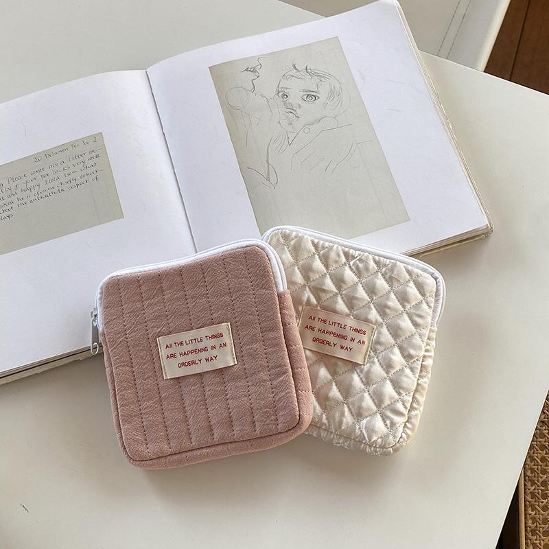 Product Introduction of Cute Portable Makeup Bag, Hygiene Cotton Bag, Earphone Bag, Lipstick Bag, Digital Organizer Bag 1