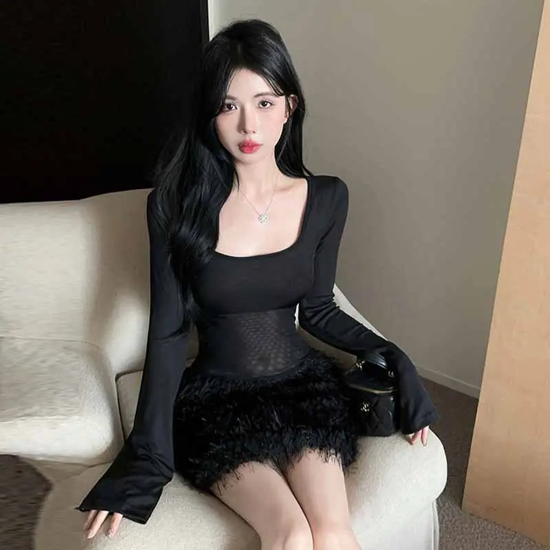 Váy Khối Màu Đen Cổ Vuông, Phong Cách Cô Gái Nóng Bỏng Quyến Rũ, Bó Sát Vừa Vặn, Khâu Lông Thú, Thiết Kế Nhún Eo