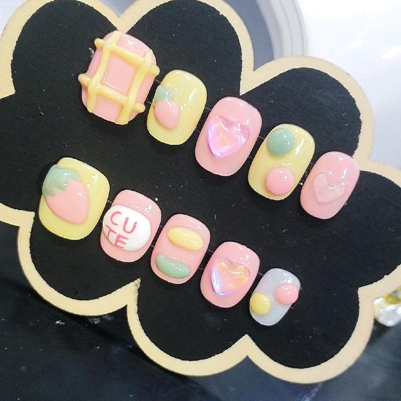 mẫu nail thiết kế B33 thiết kế tại shop phom ngắn kết hợp nặn nổi Nữ