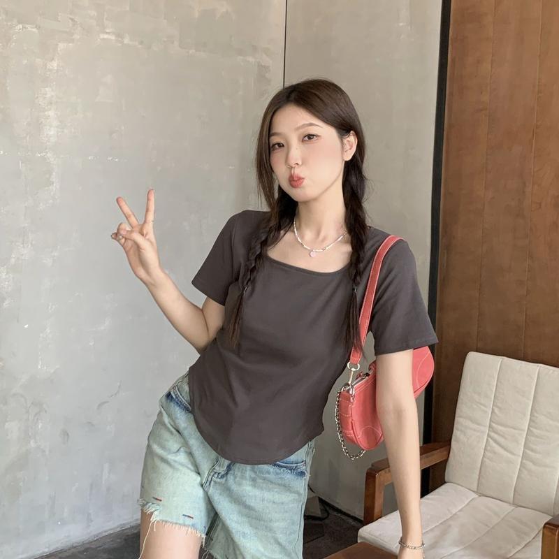Product Introduction of [2098 Favorites] Regular Shoulder Short Sleeve T-Shirt for Women, Square Neck Top, Summer Plus Size, Regular Shoulder, Tummy Concealing, Slimming, Curved Design Top 23
