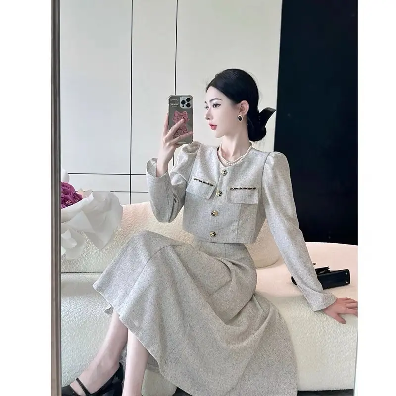 Hera set long sleeve | Korean french style set blouse midi skirt with gold lining 3