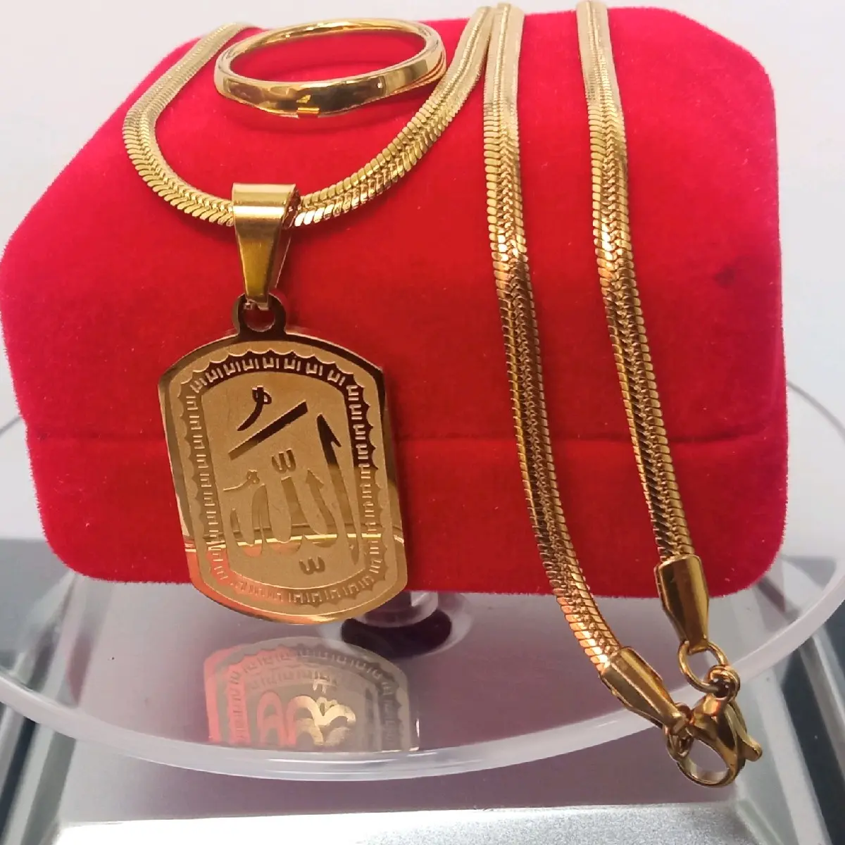 Kalung titanium gepeng dan liontin lafadz kotak