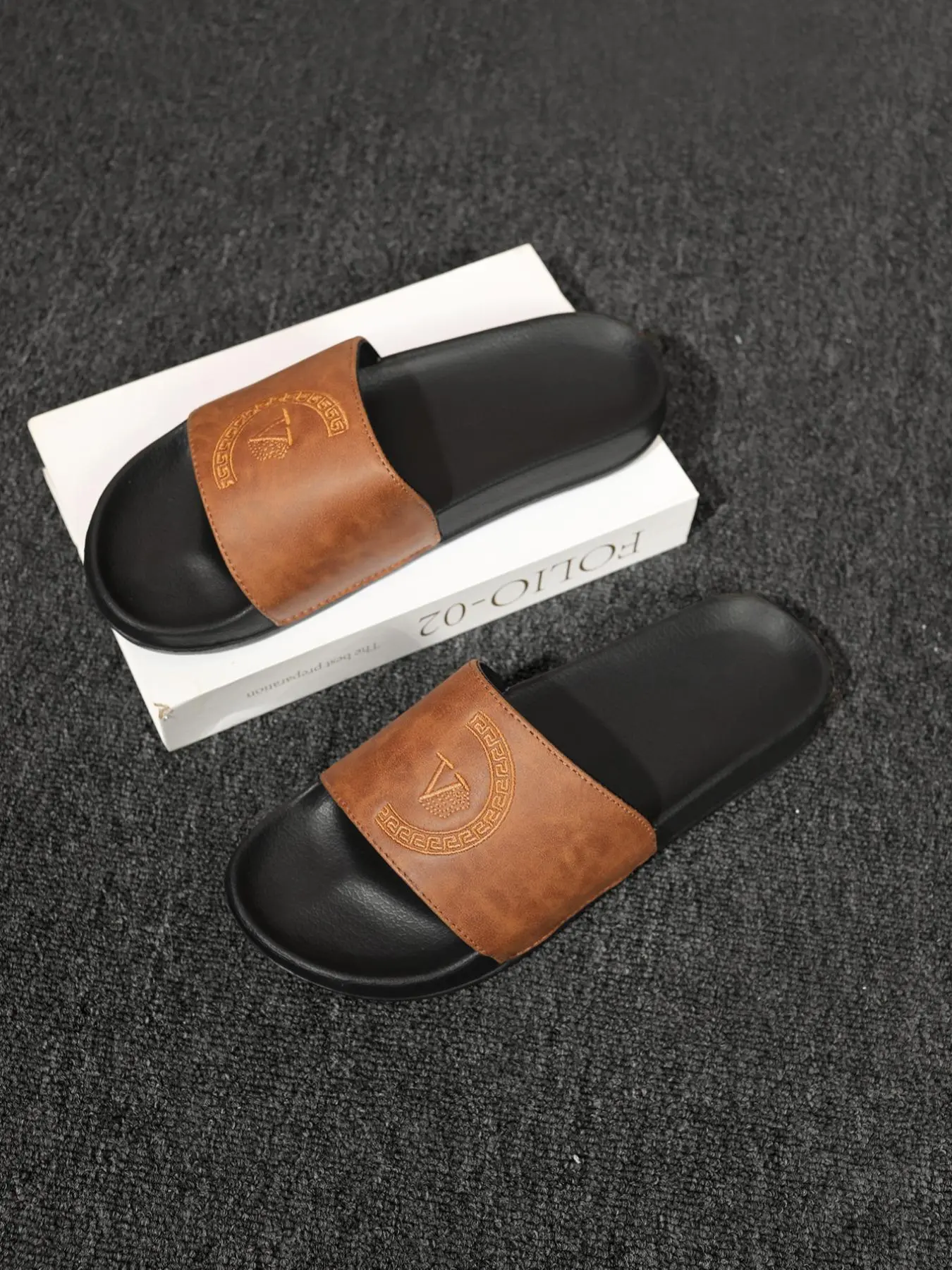 Men's Casual Geometric Pattern PU Leather Slides, Breathable Comfortable Non-slip Slippers for Indoor Outdoor Wear, Soft Comfortable Slippers for Daily Wear, Flat Shoes