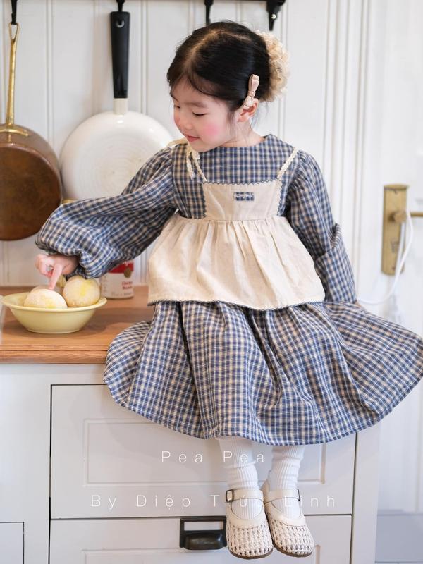 Váy babydoll caro kèm áo yếm vintage bé gái