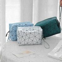 Gambar Tas Kosmetik Anti Air Pouch Make Up (91070//91071) - 91070 SILVER dari Topa Indo Kota Surabaya 4 Tokopedia
