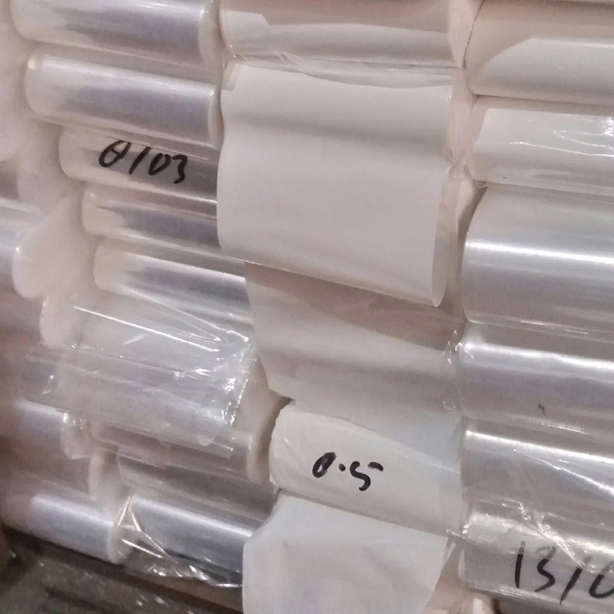 plastik roll dop tebal03 (8.5x03x260m_putih susu)