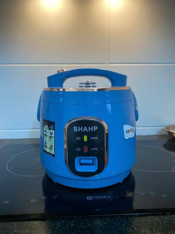 NỒI CƠM ĐIỆN SHÁHP (CÓ VỈ HẤP) DUNG TÍCH TỪ 1L 1L2 1L8 2L 2L2 . ĐIỆN ÁP 220V CÔNG SUẤT 700W - BẢO HÀNH 12 THÁNG. 0