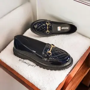 YUOMI  Sepatu Loafers Docmart Wanita Kasual Premium Quality  Sepatu Flat Kulit Hitam Cewek 09 Kekinian gaya Shoes Kerja