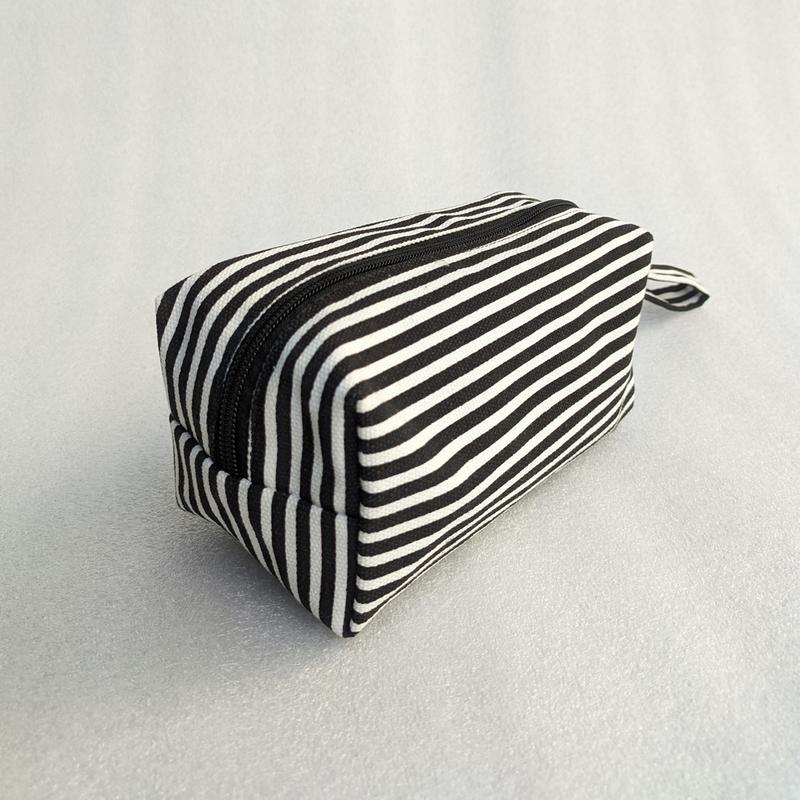 Pouch Kanvas Kotak Pouch Make Up Bisa Untuk Souvenir 18x9x7cm 4