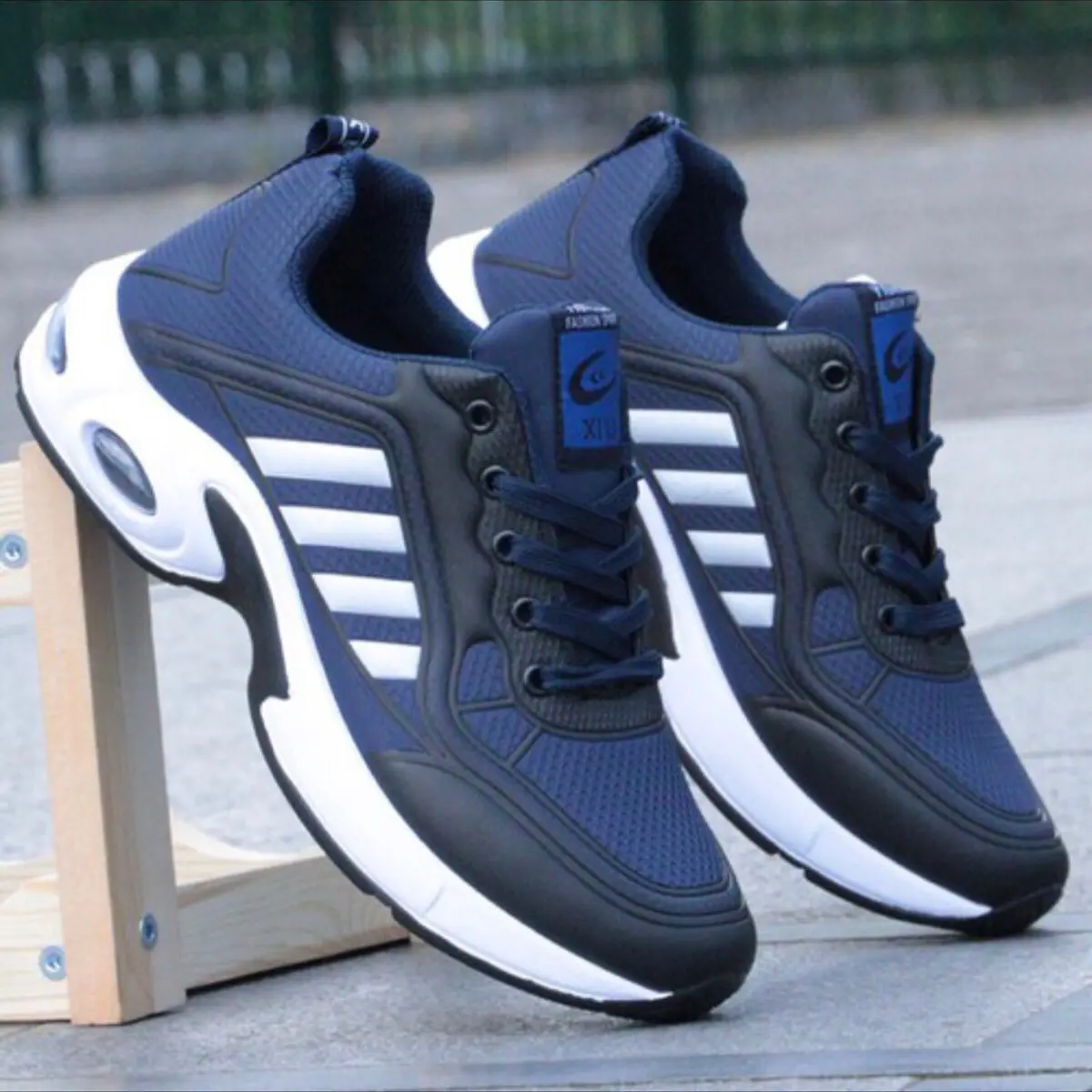 Giày thể thao nam Sneaker tăng chiều cao chất liệu da phong cách 8808 Shoes Đế Bằng