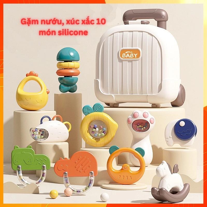 Bộ đồ chơi gặm nướu 10 món bằng silicon có hộp đựng vali ngộ nghĩnh và Đồ chơi xúc xắc có âm thanh cho bé hình động vật