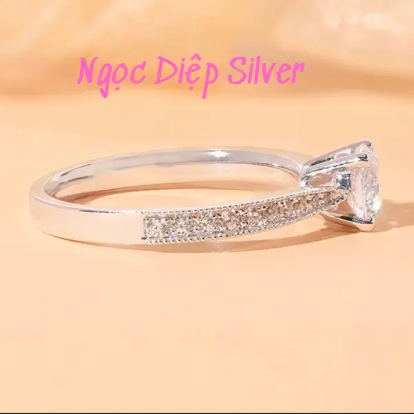 Nhẫn nữ thiết kế bốn chấu thanh lịch B8 1