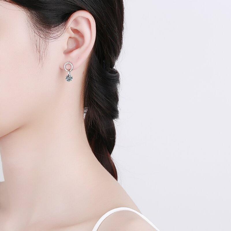Product Introduction of (With Gra Certificate) Moissanite Diamond Earrings Noble Elegant Ear Studs 20