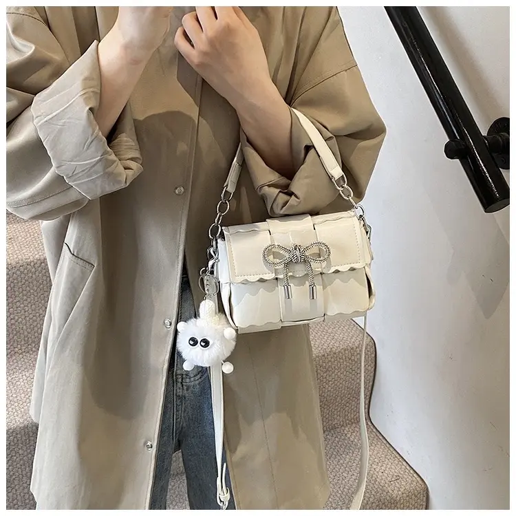 (Tặng móc khoá) Túi size 17cm nhỏ xinh đan ô vân da mềm dễ phối đồ phong cách hàn quốc mix charm nơ
