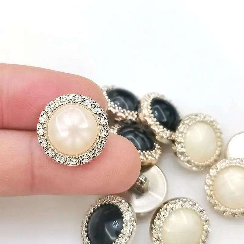 10 cái / lốc Nút quần áo thời trang 17,5 / 21 / 25mm Nút chuôi nhựa màu vàng Phụ kiện may mặc 0