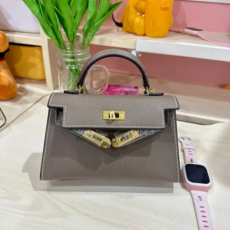 Túi xách nữ h..m dáng lùn size 19 3