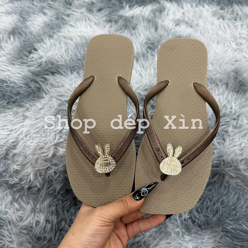 Dép kẹp xỏ ngón mũi vuông đính charm THỎ GOLD MINI nhiều màu thanh lịch, dịu dàng, dễ thương DéP Cao Su Nữ Shoes