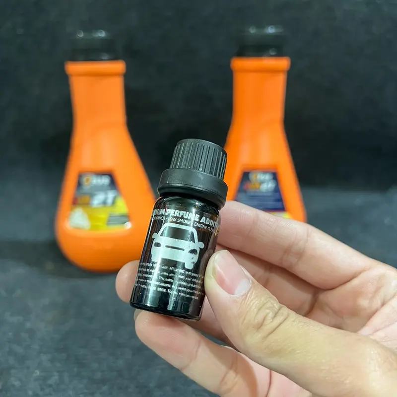 Nhớt Cam 2T ZEUS 700ml Có Mùi Thơm. 1