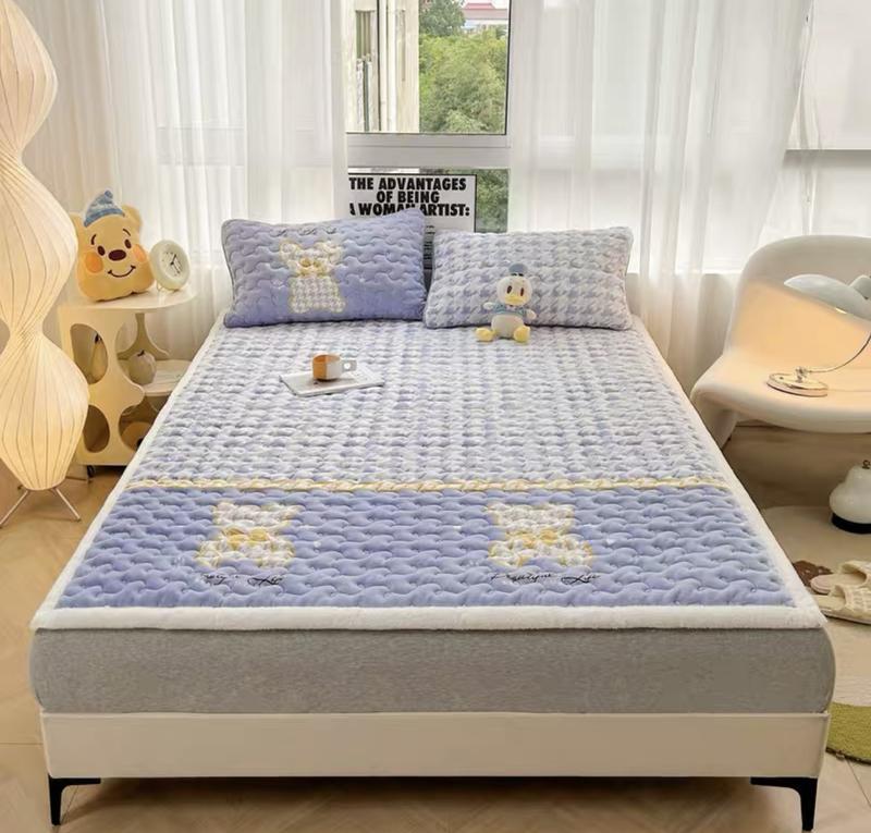 Thảm trải giường nỉ nhung mềm, mịn, giữ nhiệt tốt kèm 2 vỏ gối, thảm đa năng có thể dùng bảo vệ đệm, trải giường, trải sàn 5