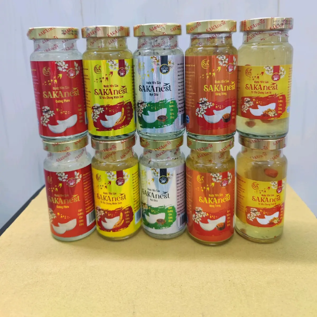 Combo 20 lọ yến SaKanest 150ml-39/%yến MIX 5 vị ,( yến chưng đường phèn 150ml-39% yến + yến chưng Đông Trùng Hạ Thảo 150ml-39% yến + Yến chưng Hạt Chia 150ml-39% yến + yến chưng Nhân Sâm 150ml-39% yến + yến chưng Tam Vị 150ml-39% yến) sản phẩm không hộp