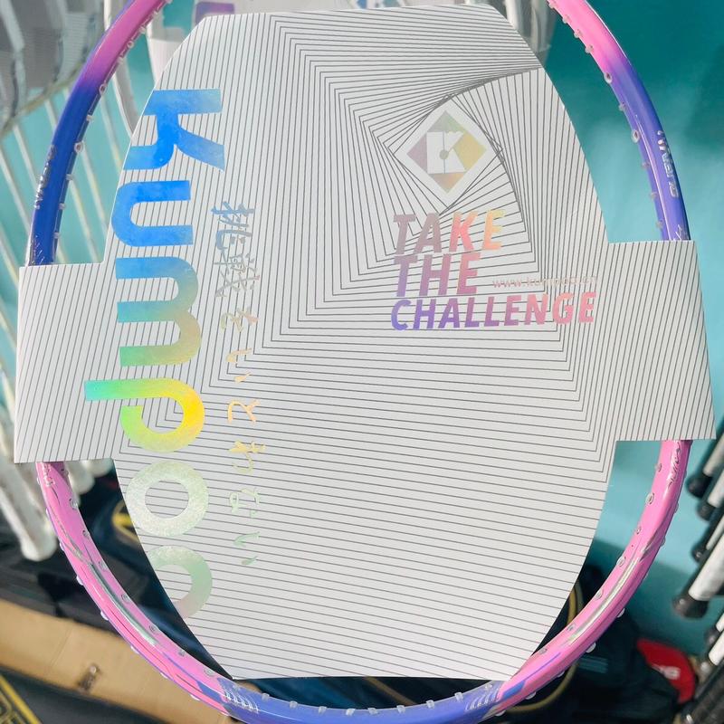 VỢT CẦU LÔNG Kumpoo k520s Hồng tím cute Sports tặng cước và quấn cán, đan sẵn 11kg Vợt Cầu Lông Cầu Lông Cán Vợt Vợt Nam