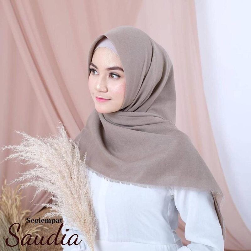 Saudia Jilbab Segi Empat Rawis Premium Hijab kekinian Viral By Alkhoerot Hibab Ukuran 110 x 110 CM 2