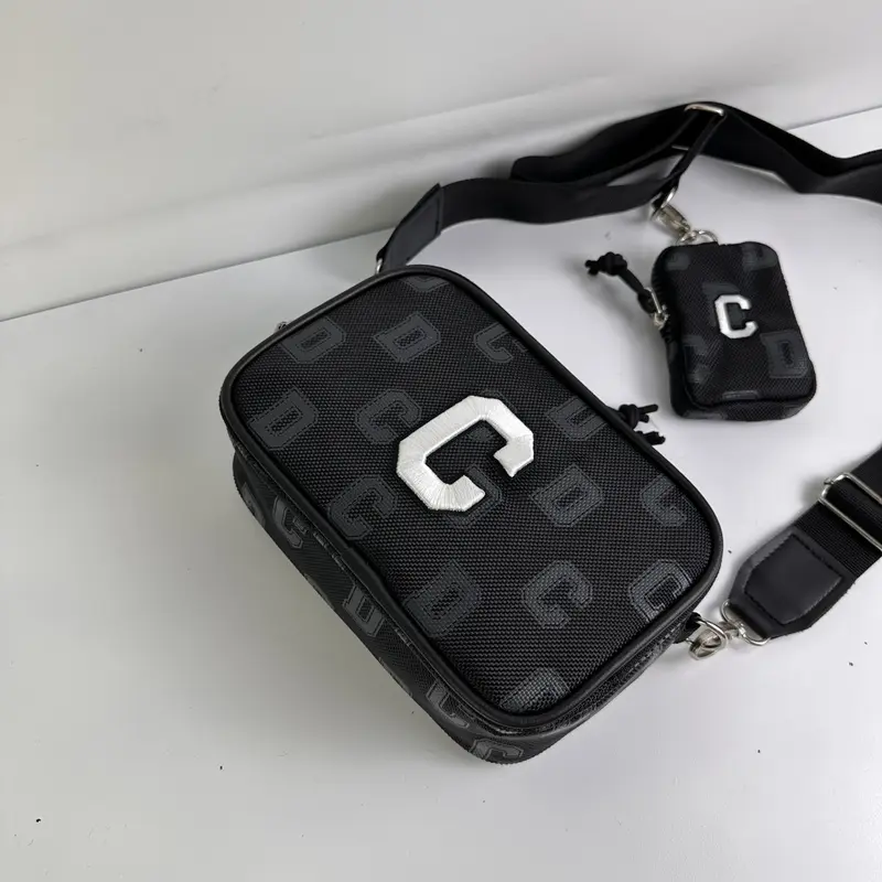Túi Đeo Chéo Thời Trang Nam Nữ Who.au C Chất Liệu Vải D900 Size 19Cm*14*5cm 1