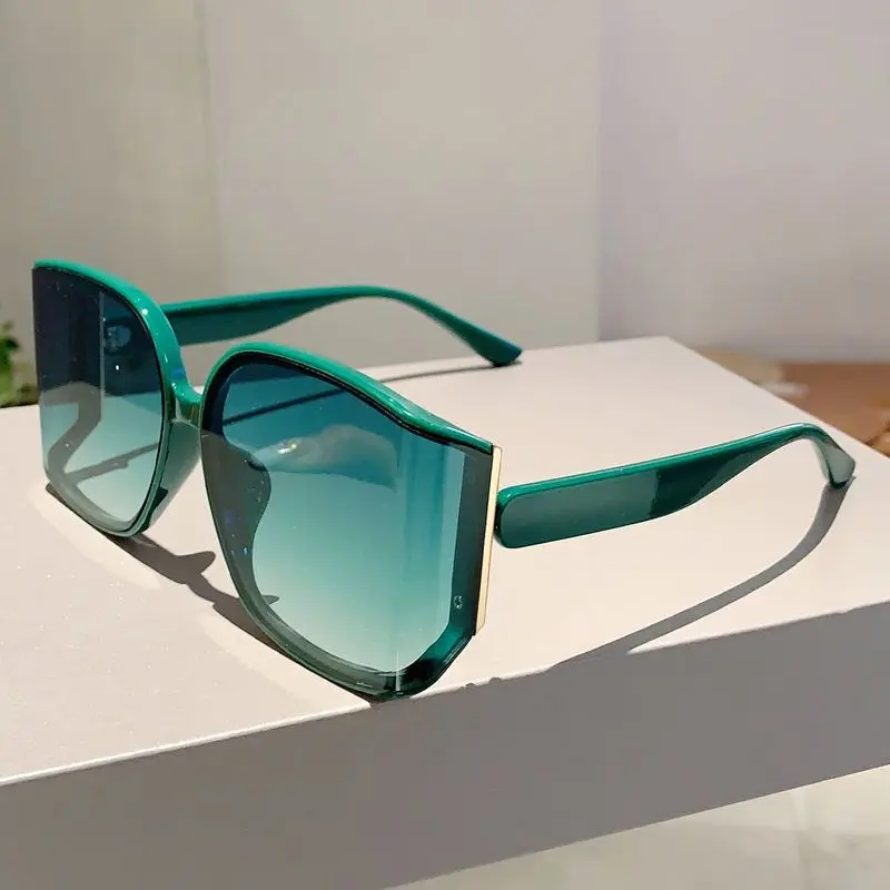Korean Style Fashion Large Frame Multi-Surface Lens Sunglasses High-End Personality Travel Street Photography Anti-Glare Sunglasses 2025