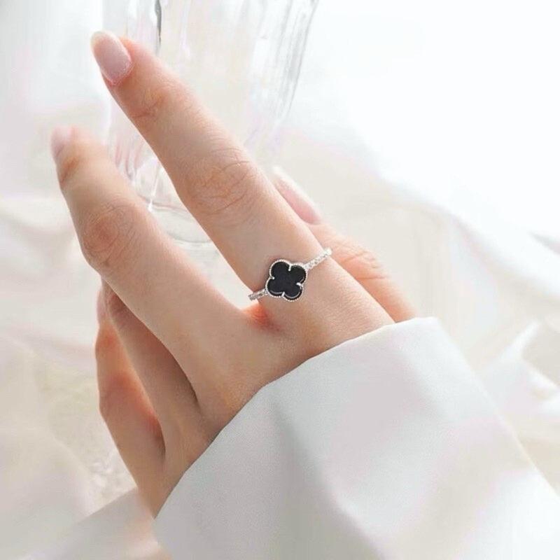 S06 Nhẫn Bạc Nữ S925 Cỏ Bốn Lá Đá Đen Thu Hút May Mắn Điểm Đá Viền