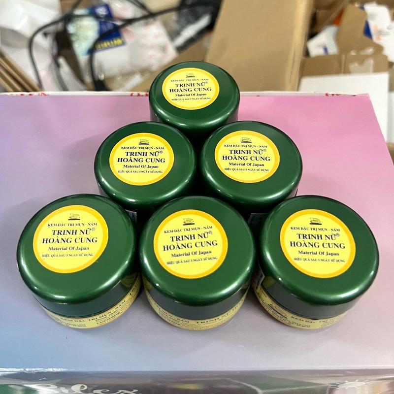 KEM TRINH NỮ HOÀNG CUNG MỤN NÁM